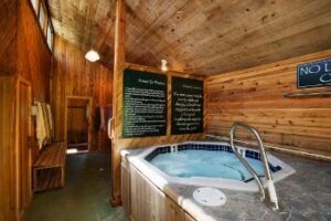 Hot tub at Feathered Pipe Ranch in Montana.